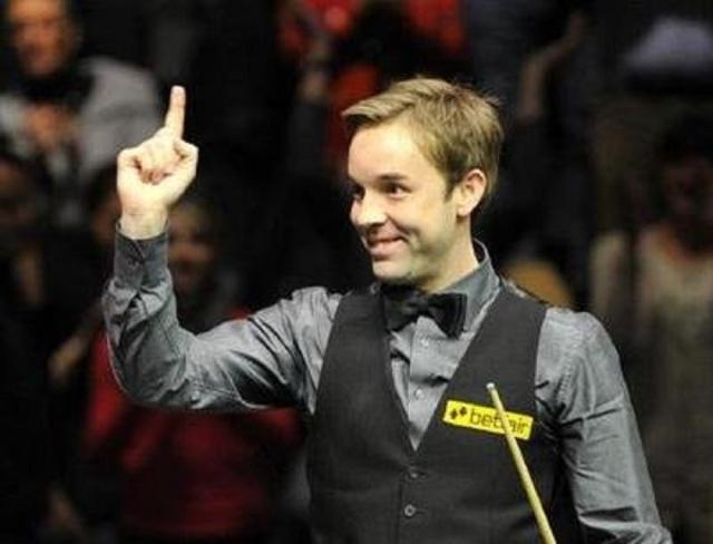 随着更多 随着更多